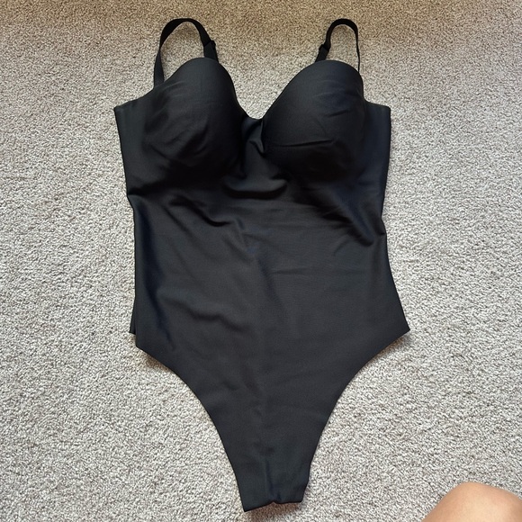XL Skims Body Underwire Thong Bodysuit - Picture 1 of 6